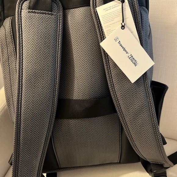 Travelpro Slim backpack- With Tags! Travel backpack - Picture 4 of 7